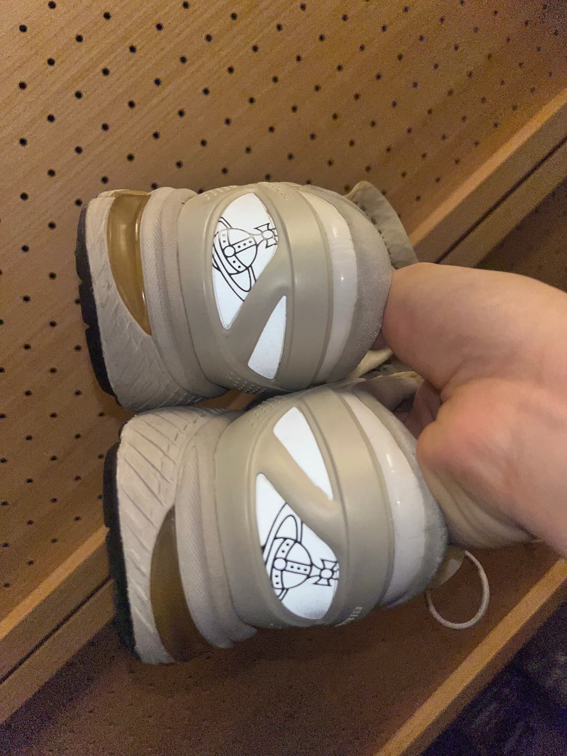 아식스x비비안웨스트우드 상품이미지3