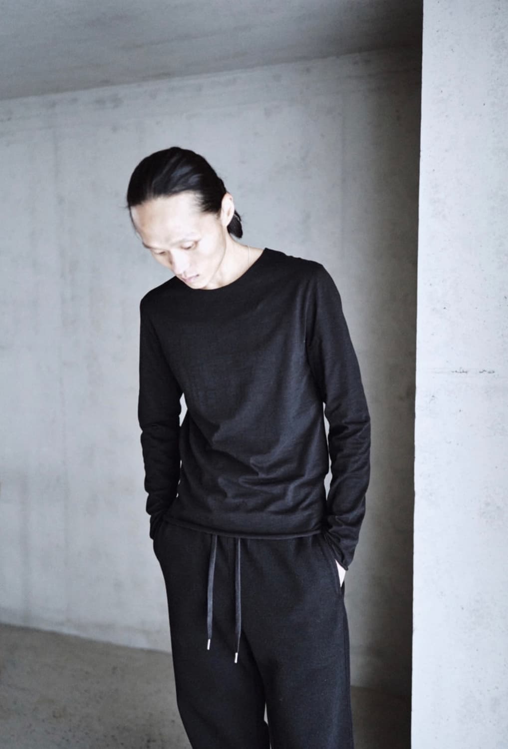 구매) 텍스처드 롤 롱슬리브 블랙 1 상품이미지1