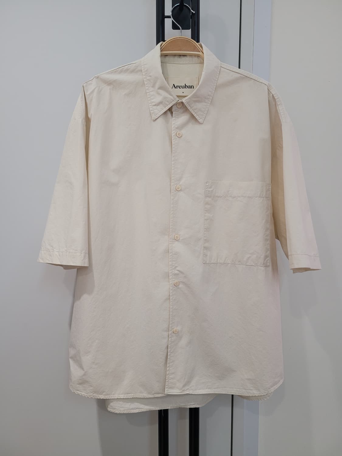 아르반 Areuban 오버핏 하프 셔츠_라이트 베이지 M사이즈 상품이미지3