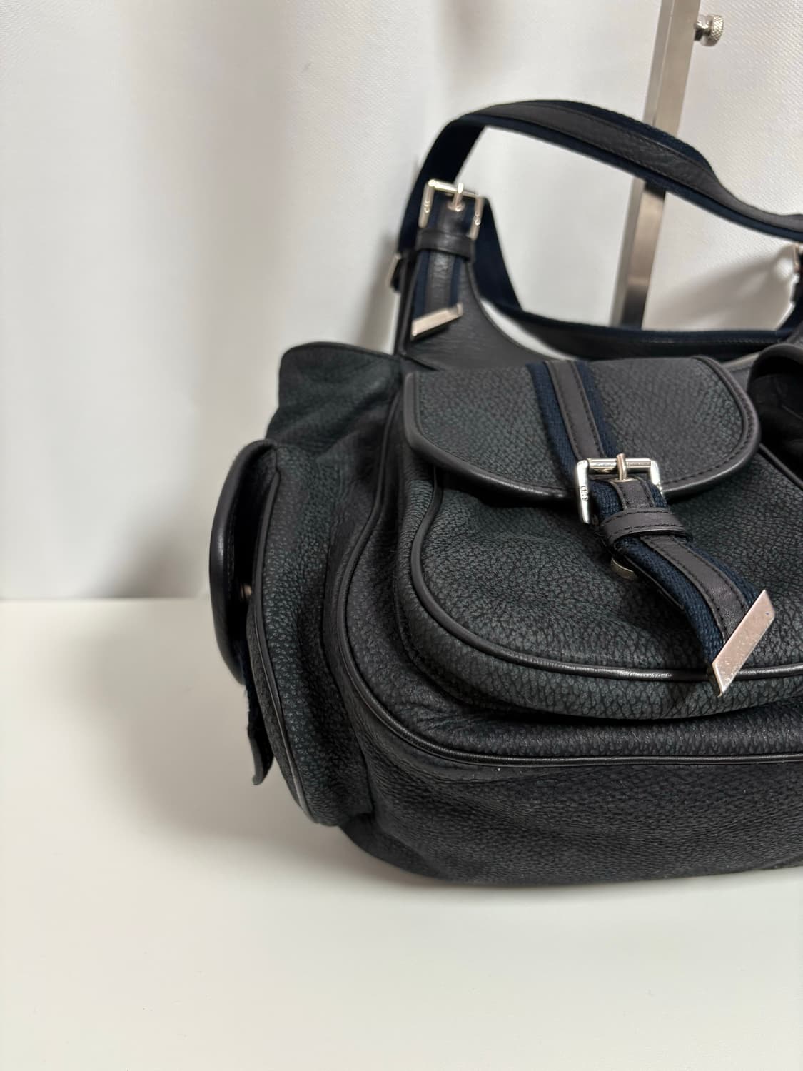 디올 스트릿시크 누벅레더 숄더백 상품이미지2