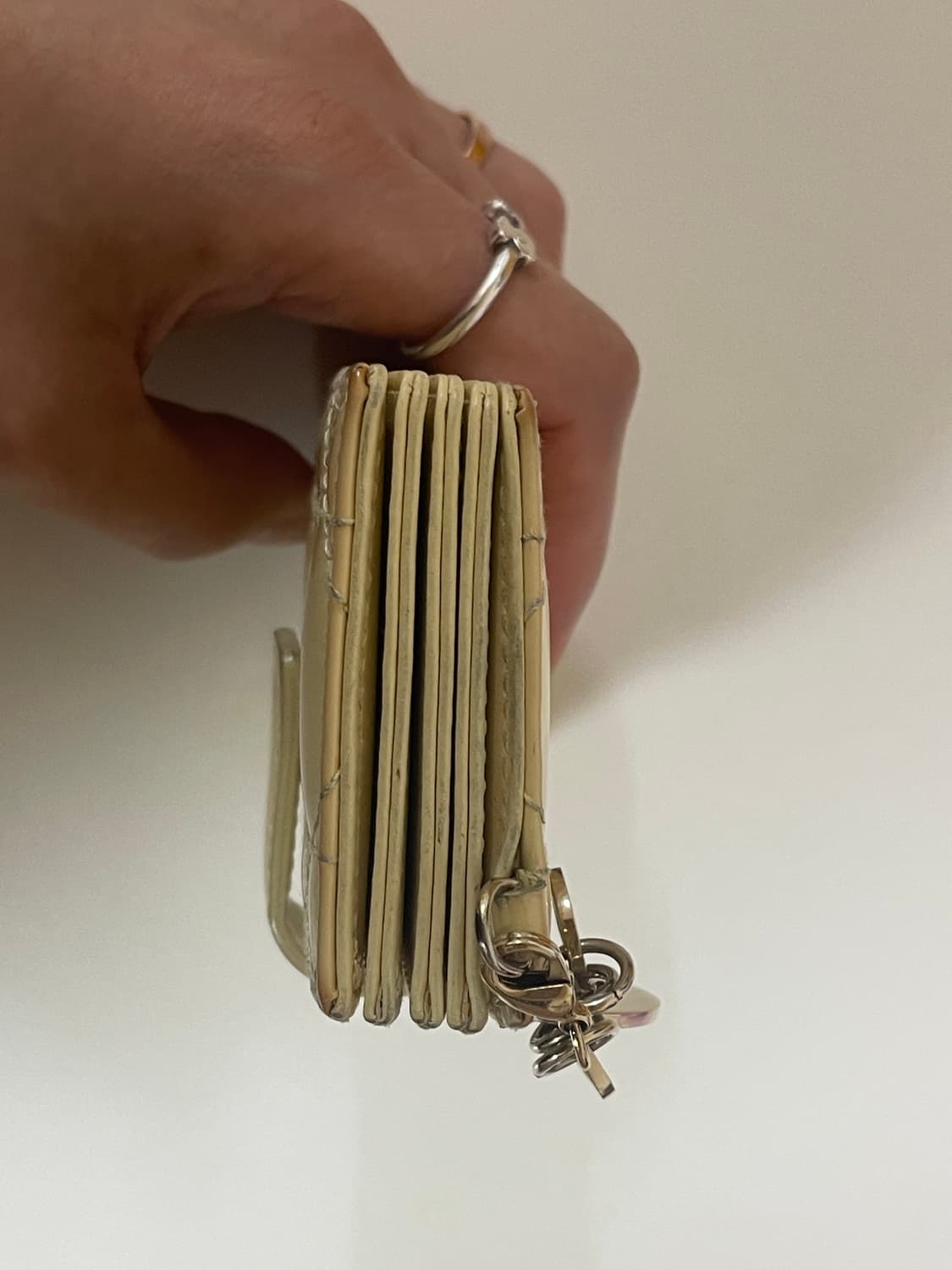 정품 디올 레이디 디올 까나쥬 카드지갑 상품이미지10