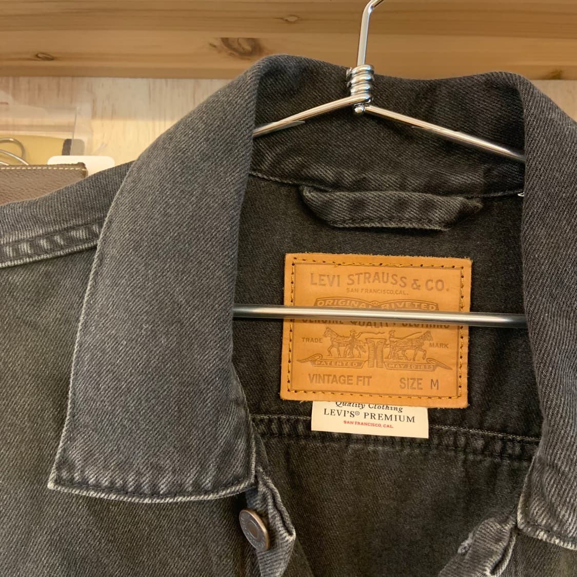 리바이스 3세대 프리미엄 흑청 트러커 상품이미지3