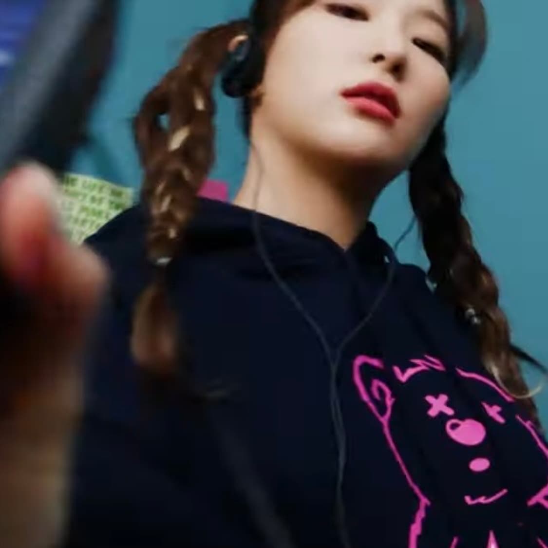 이스트쿤스트 썬더 베어 후드티 L (레드벨벳 슬기 착용) 상품이미지5