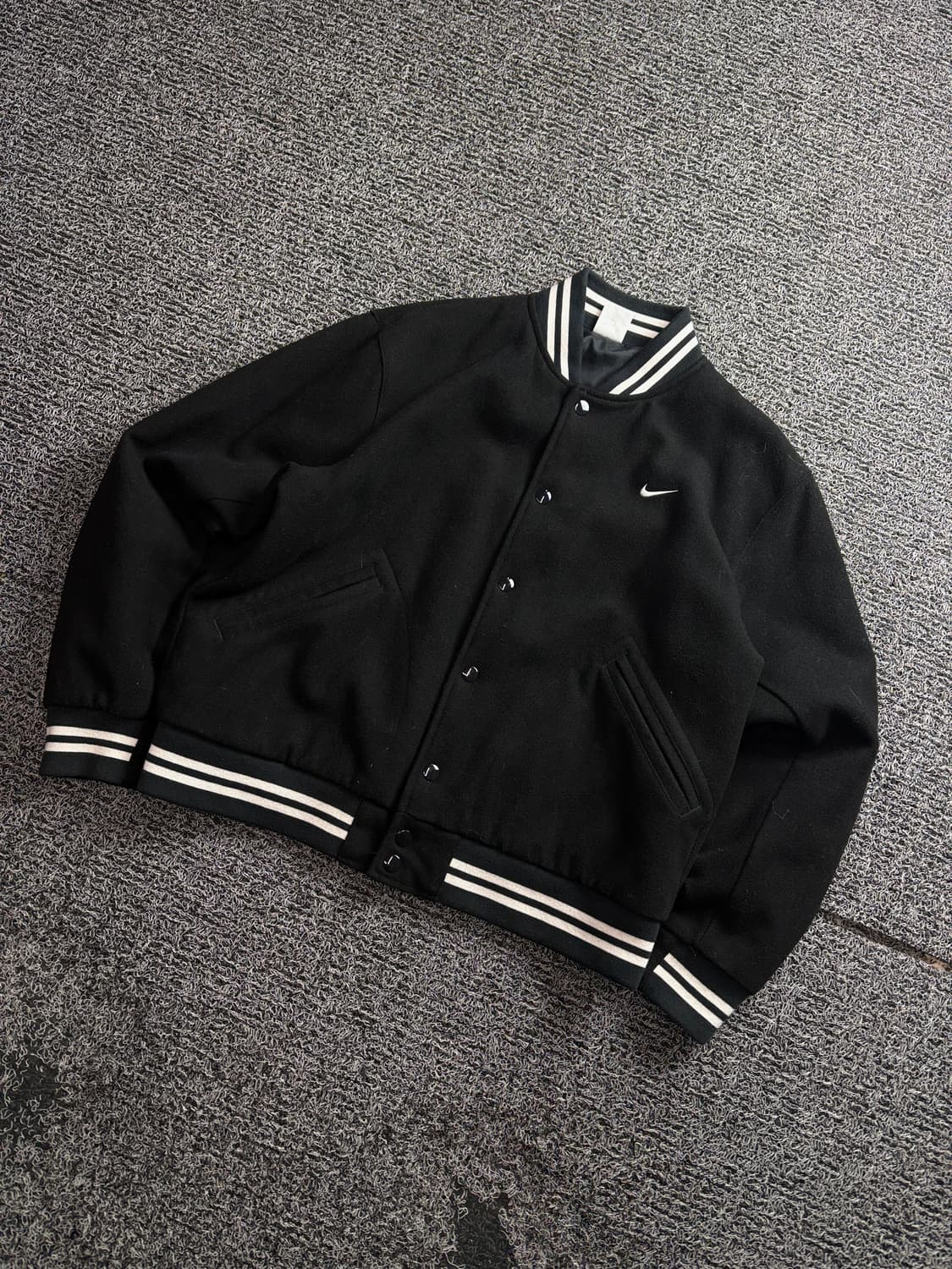 나이키 NSW 어센틱 바시티 봄버 자켓 2960 상품이미지1