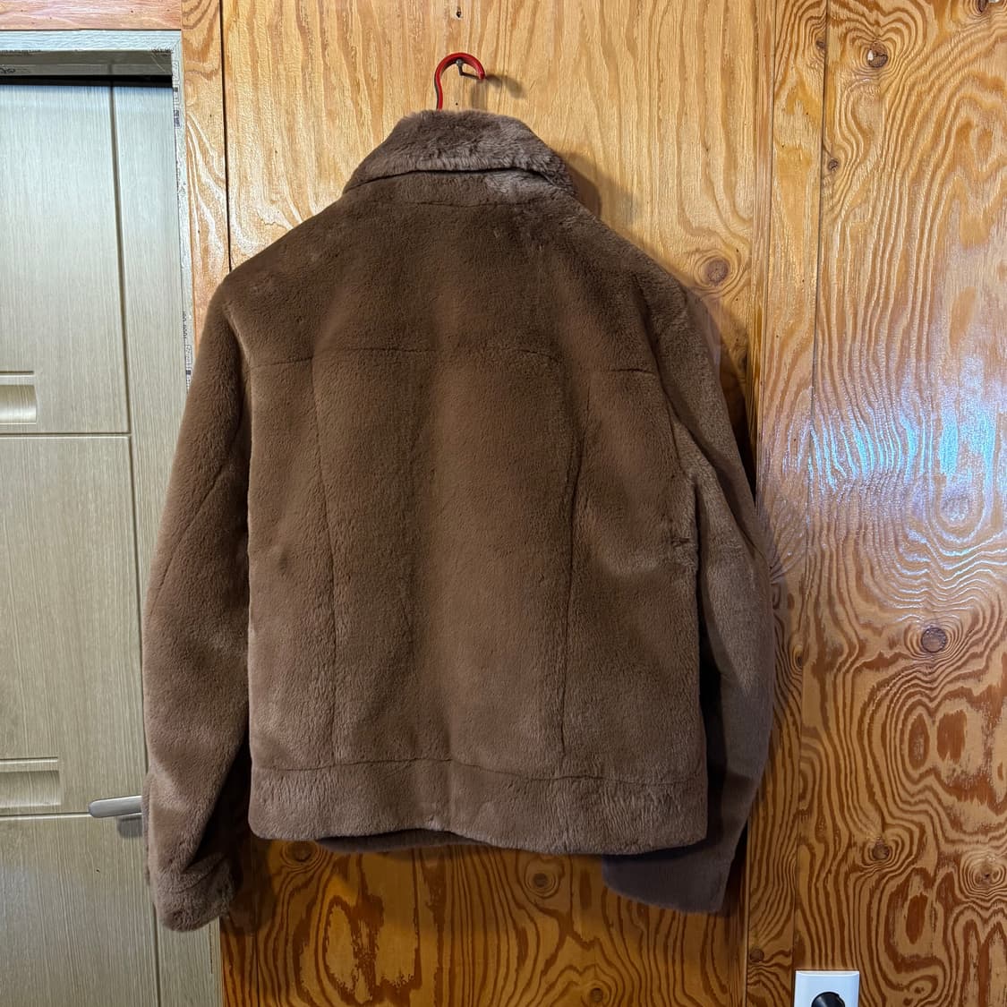생로랑 23 F/W Faux Fur 트러커 자켓 판매 합니다. 상품이미지9