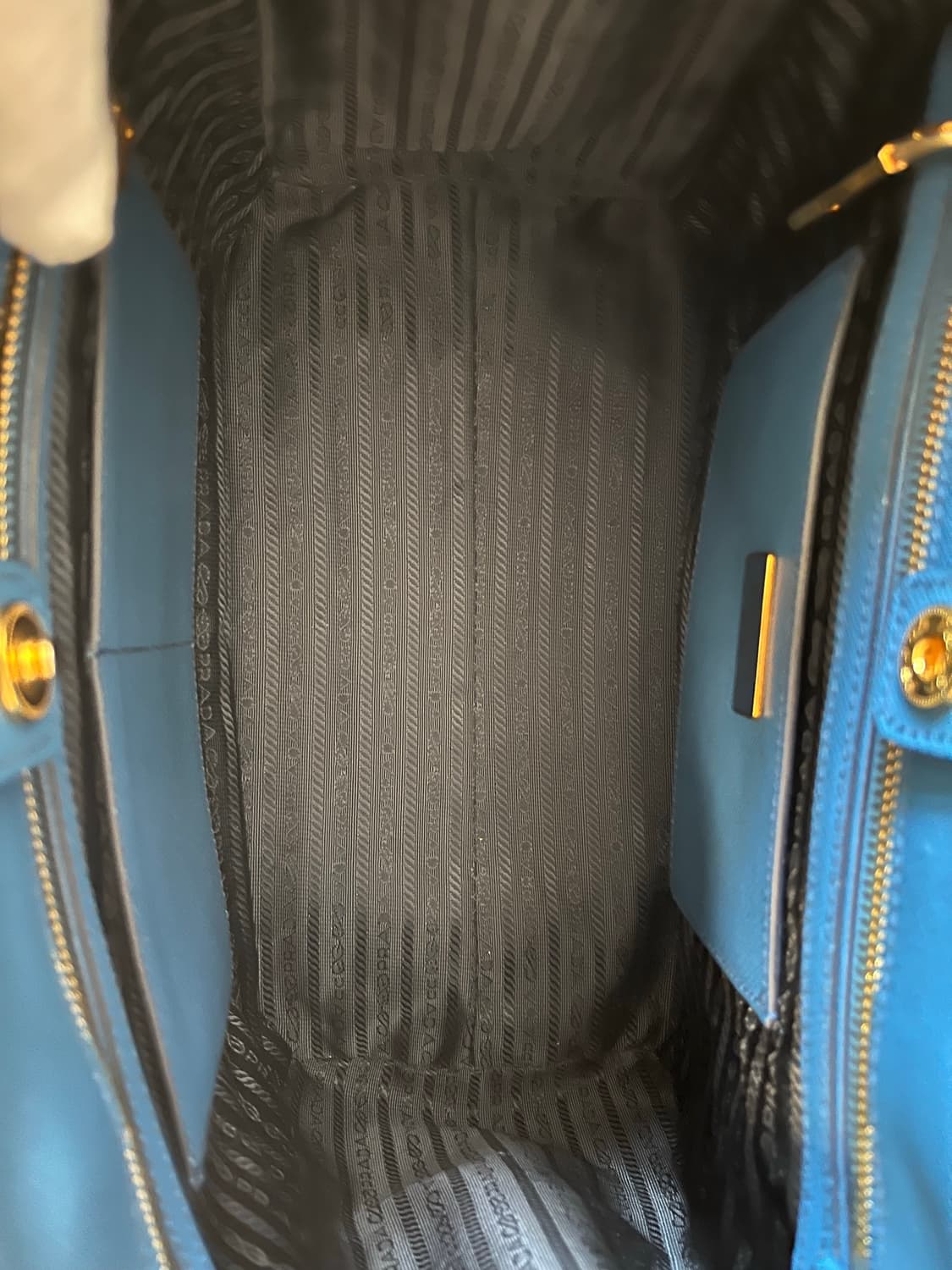 프라다 사피아노 더블 지퍼 사첼백 블루 상품이미지8