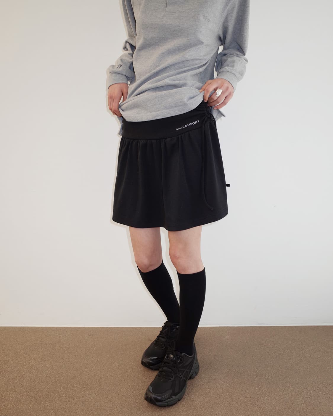 지초이 컴포트 26-001 셔링 스커트 블랙 상품이미지2