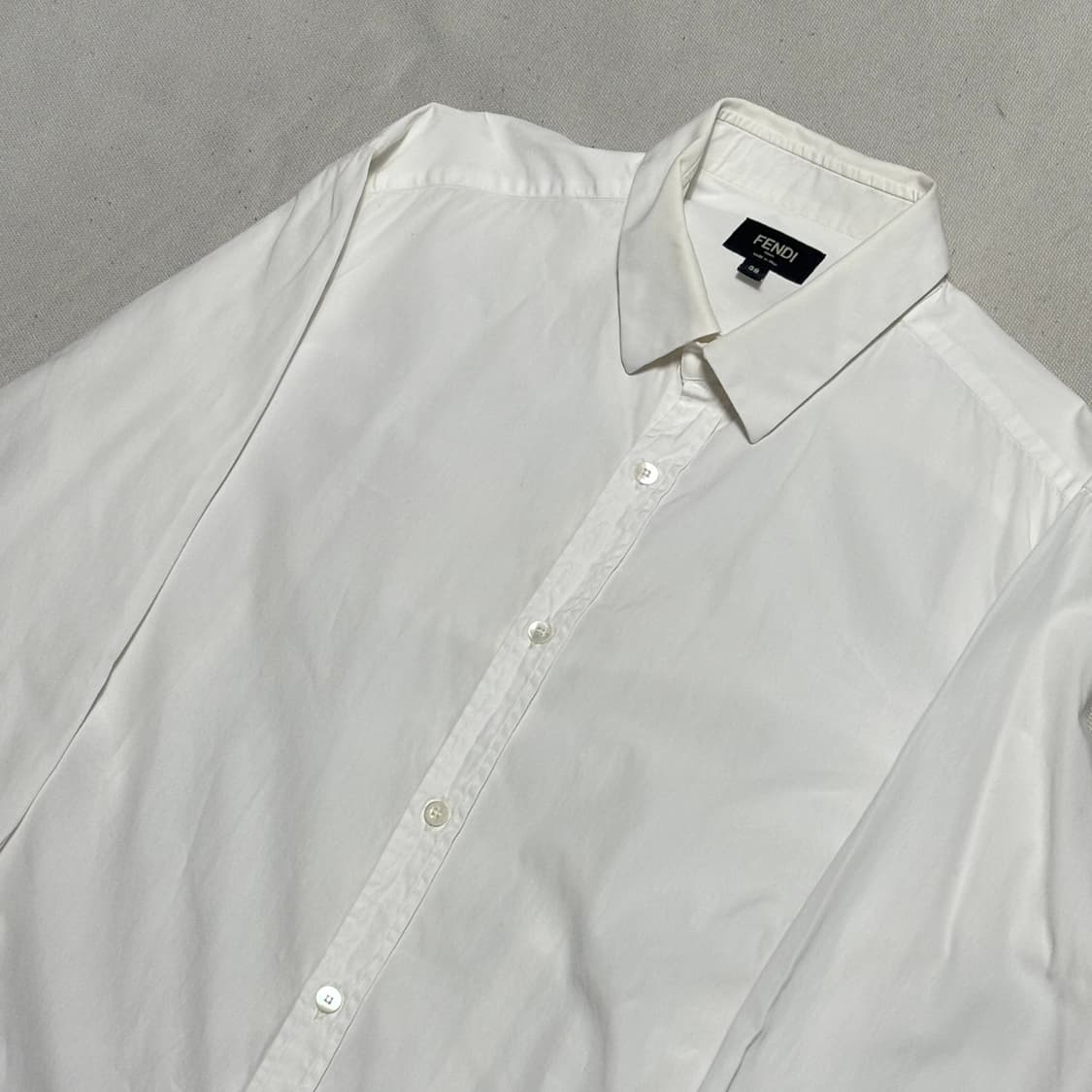 38 펜디 화이트 셔츠 상품이미지1