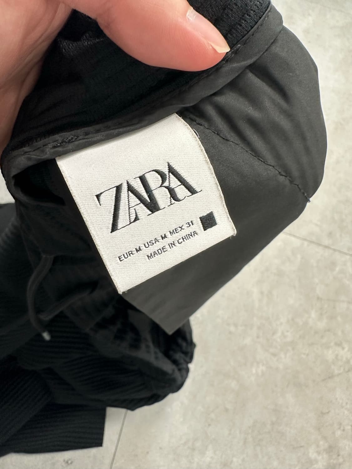 ZARA 자라 옴므플리세 플리츠 남성 반팔,긴팔 세트 블랙 M 오늘만 이 상품이미지4