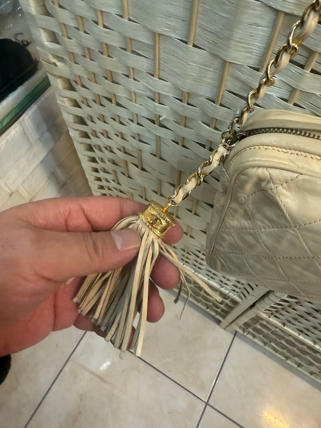 정품 샤넬 램스킨 퀄팅 체인크로스백 팝니다 상품이미지2