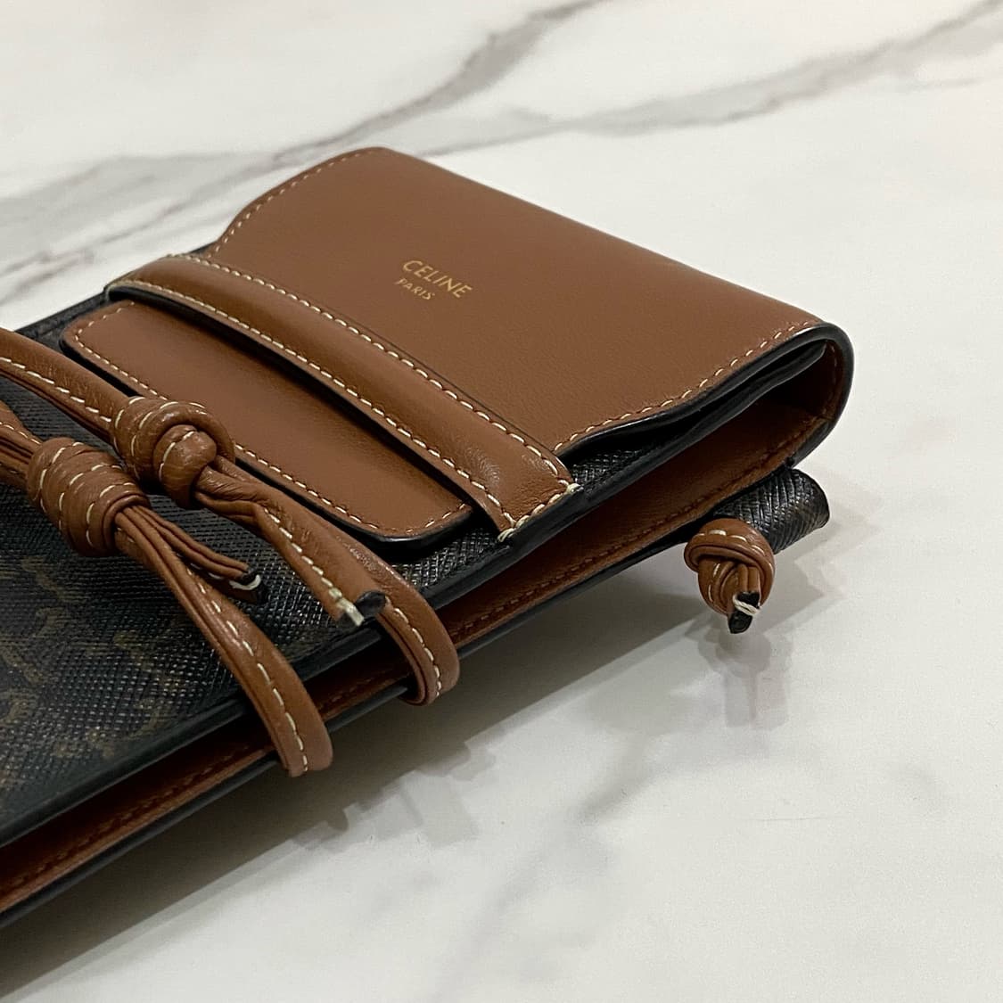 셀린느 트리옹프 캔버스 폰 파우치 휴대폰 미니백 10G332CQD04LU 상품이미지7