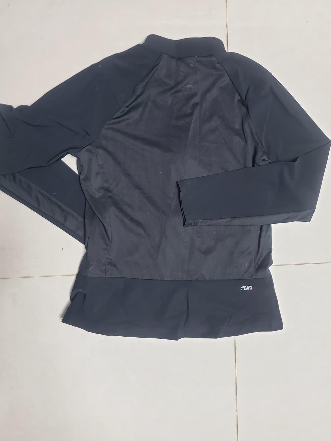 데상트 여성 블랙 집업 L(92) 상품이미지2