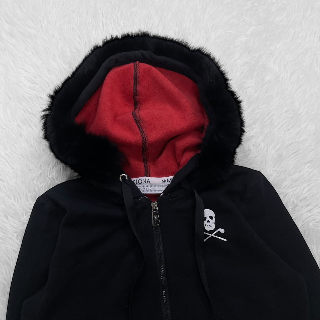 마크앤로나 스컬 로고 퍼 후드집업 블랙 상품이미지3