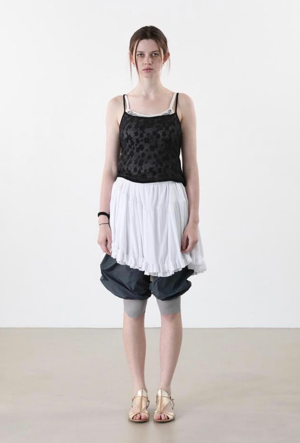 COSMOSS TEXTURED PETAL CAMISOLE 상품이미지1