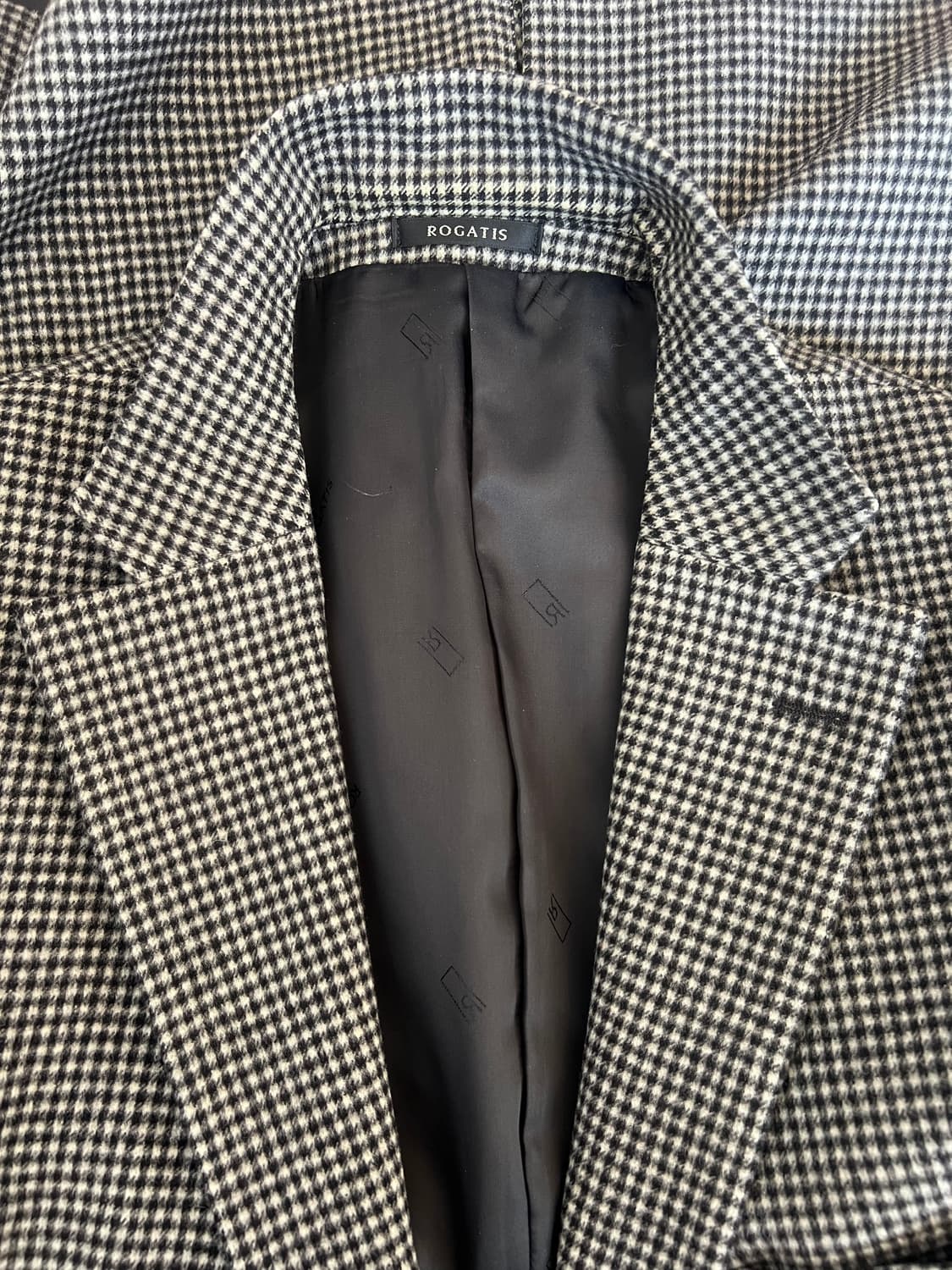 로가디스 남성 블랙 투스체크 울캐시미어 싱글자켓

 상품이미지3