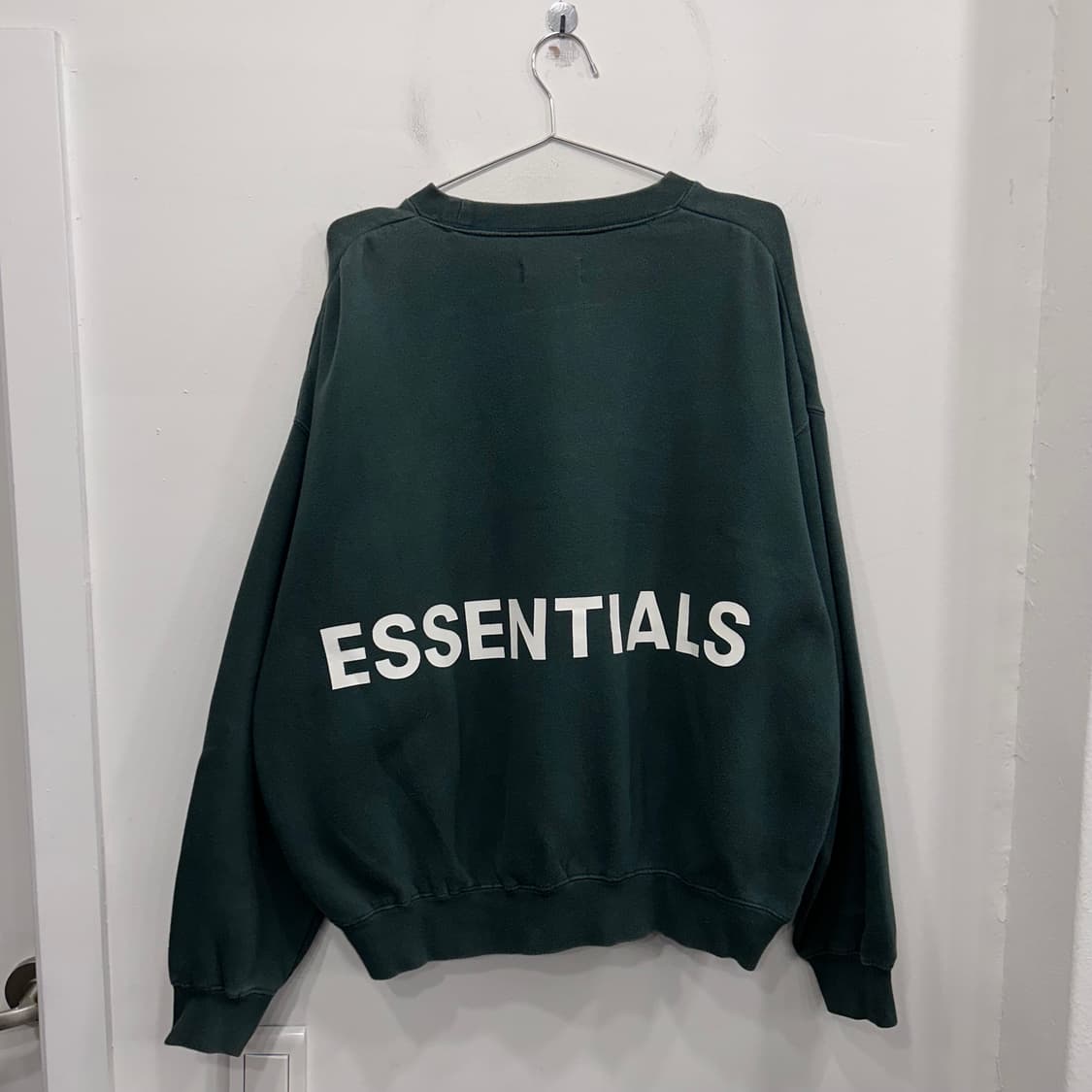 에센셜 백프린팅 헤비코튼 오버핏 기모 맨투맨 상품이미지5