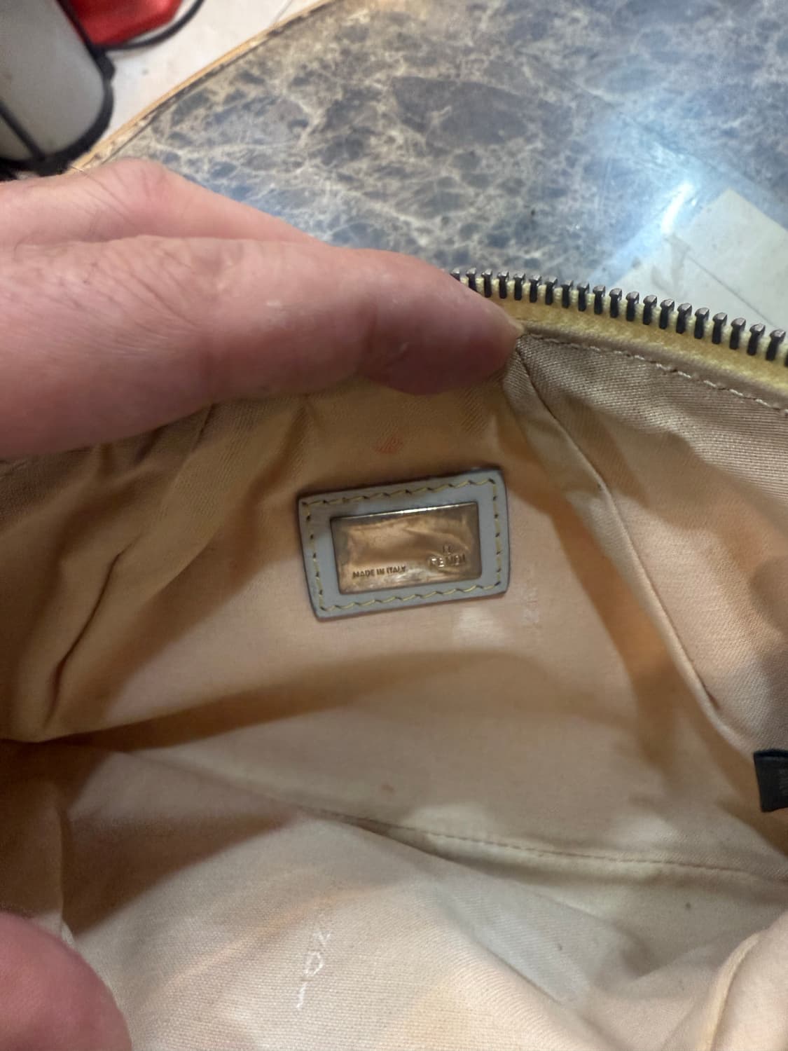 정품 펜디 주카 미니 체인 숄더백 팝니다 상품이미지7