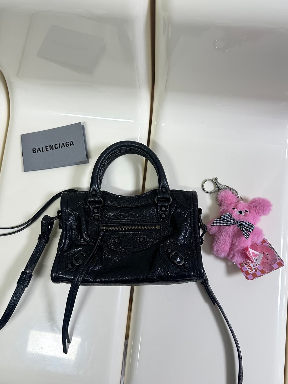 [새상품급 정품] 발렌시아가 르 시티 모터백 나노 블랙 상품이미지5