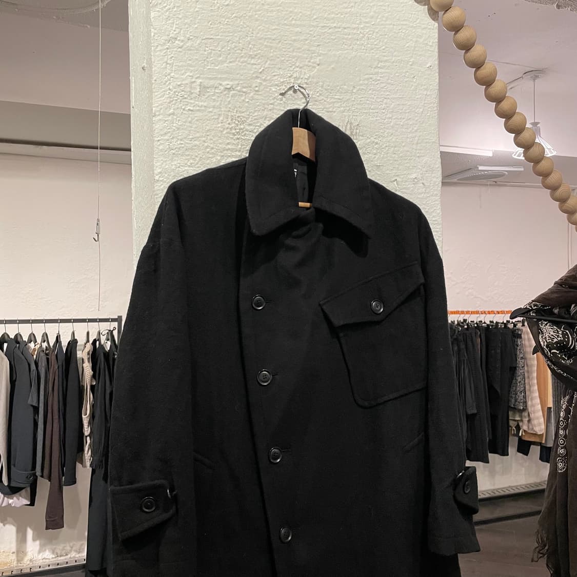 요지야마모토 포켓 디테일 벨티드  코트 상품이미지2