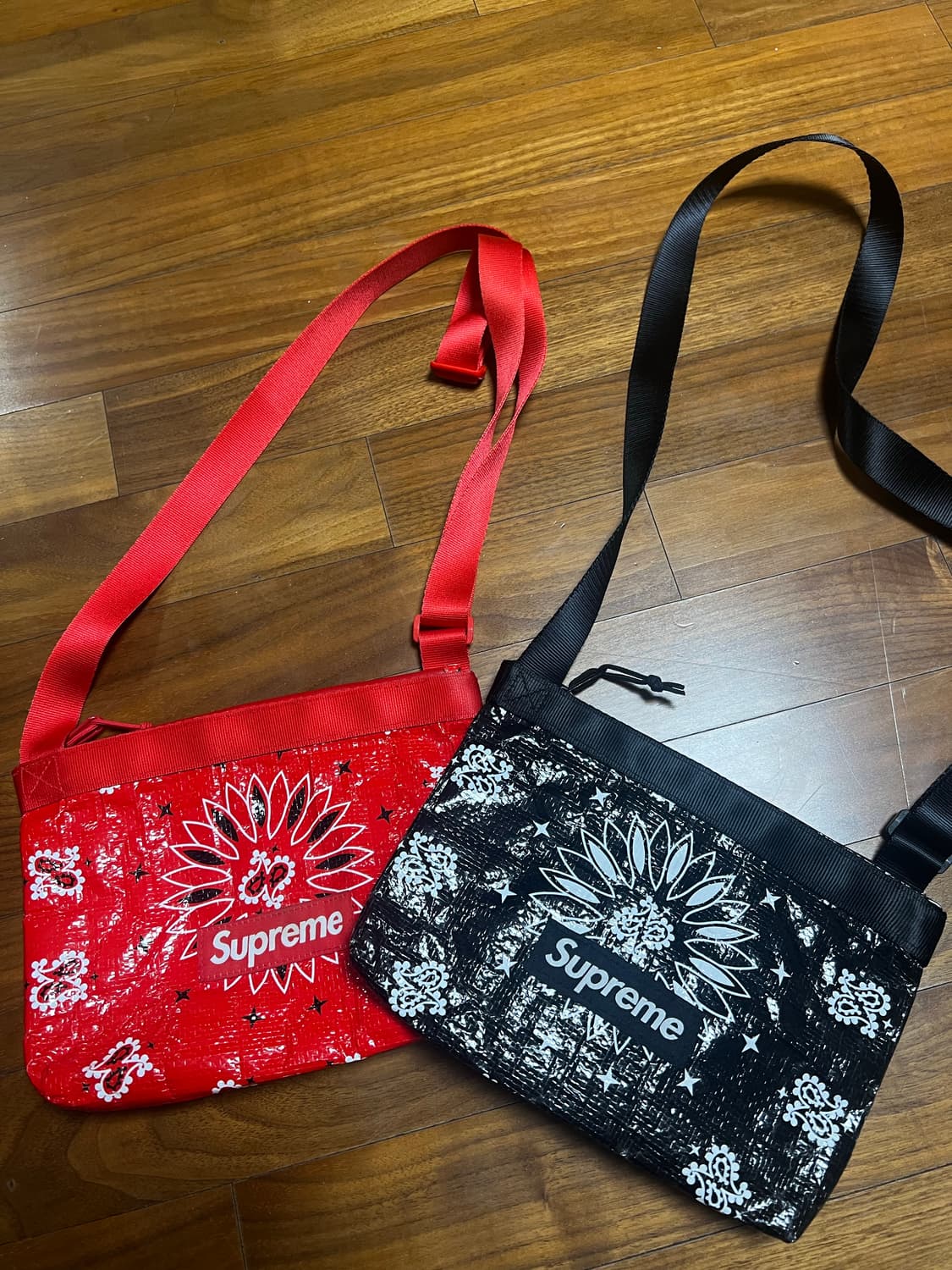 슈프림 타프 반다나 크로스백 (커플)  상품이미지1