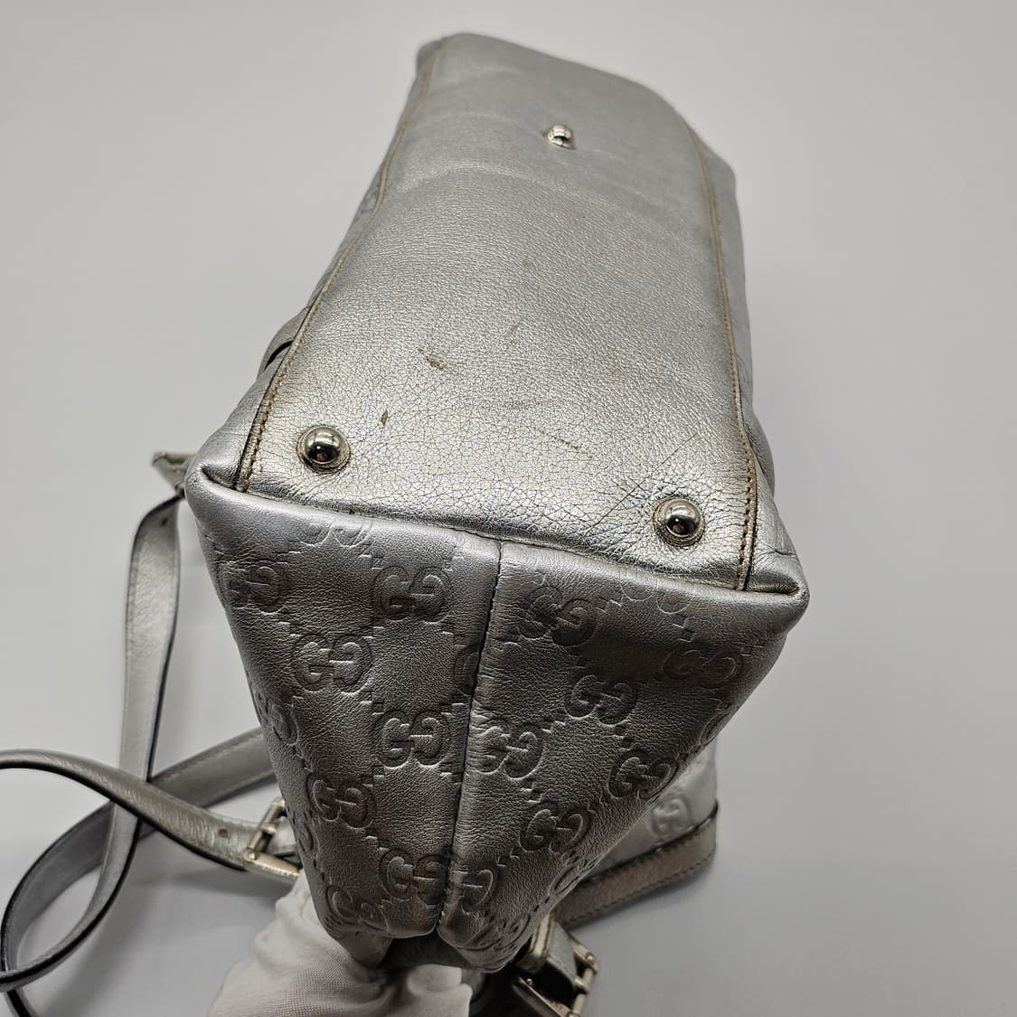 정품 구찌 메탈릭 숄더백 상품이미지9