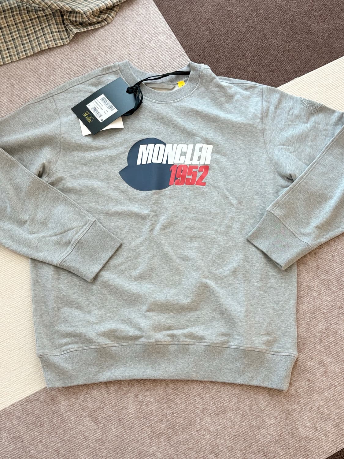 새제품/ 몽클레르 맨투맨 남성 / xl 상품이미지1