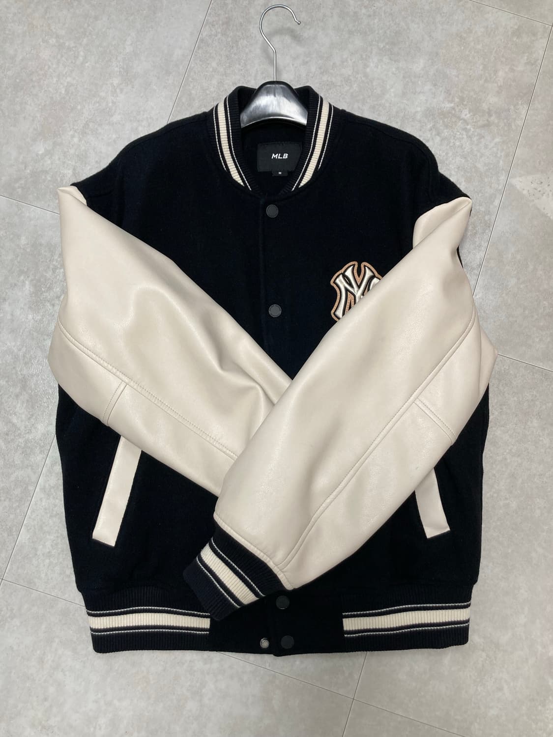 MLB 남여공용 베이직 바시티 패디드 야구점퍼 3AJPB0131 상품이미지1