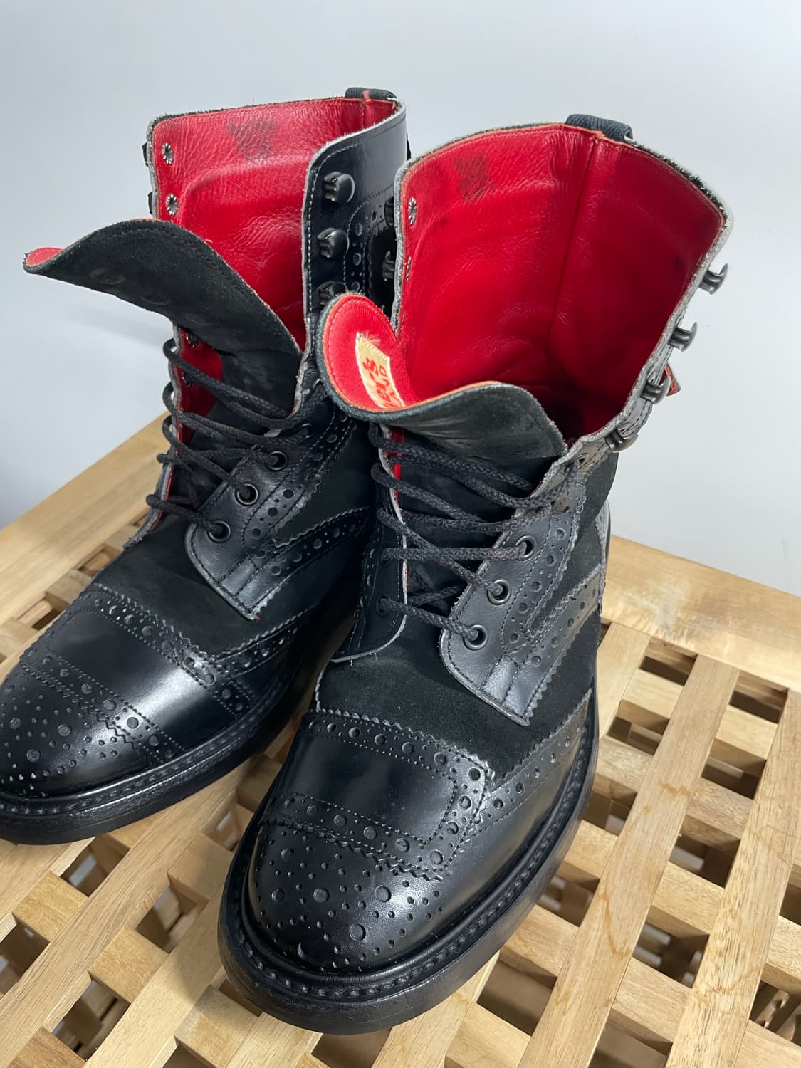 트리커즈 블랙 윙팁 부츠(7싸이즈) 상품이미지1