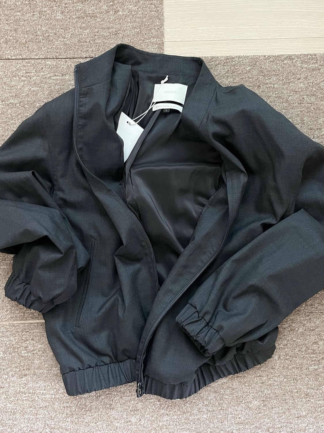 (L) 아모멘토 Wool Oversize Blouson, Charcoal 상품이미지4