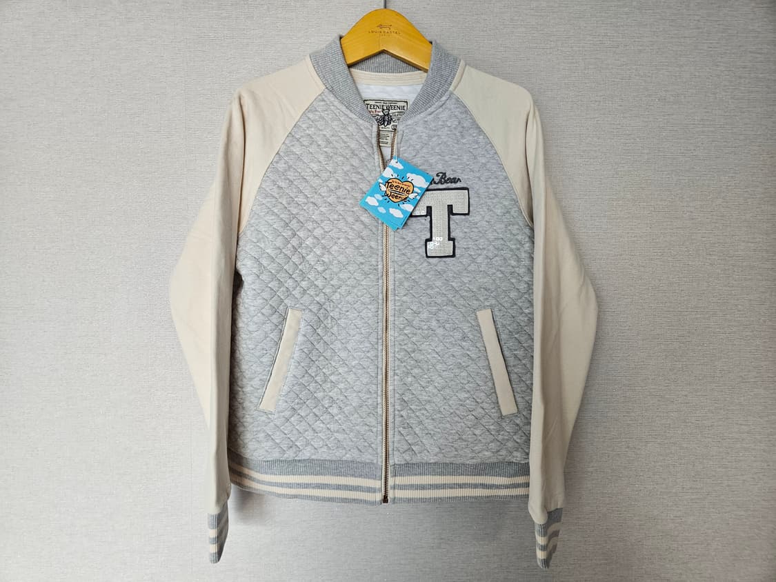 티니위니 자수 집업 스타디움 자켓 여성 90사이즈 야구점퍼 (새제품) 상품이미지1