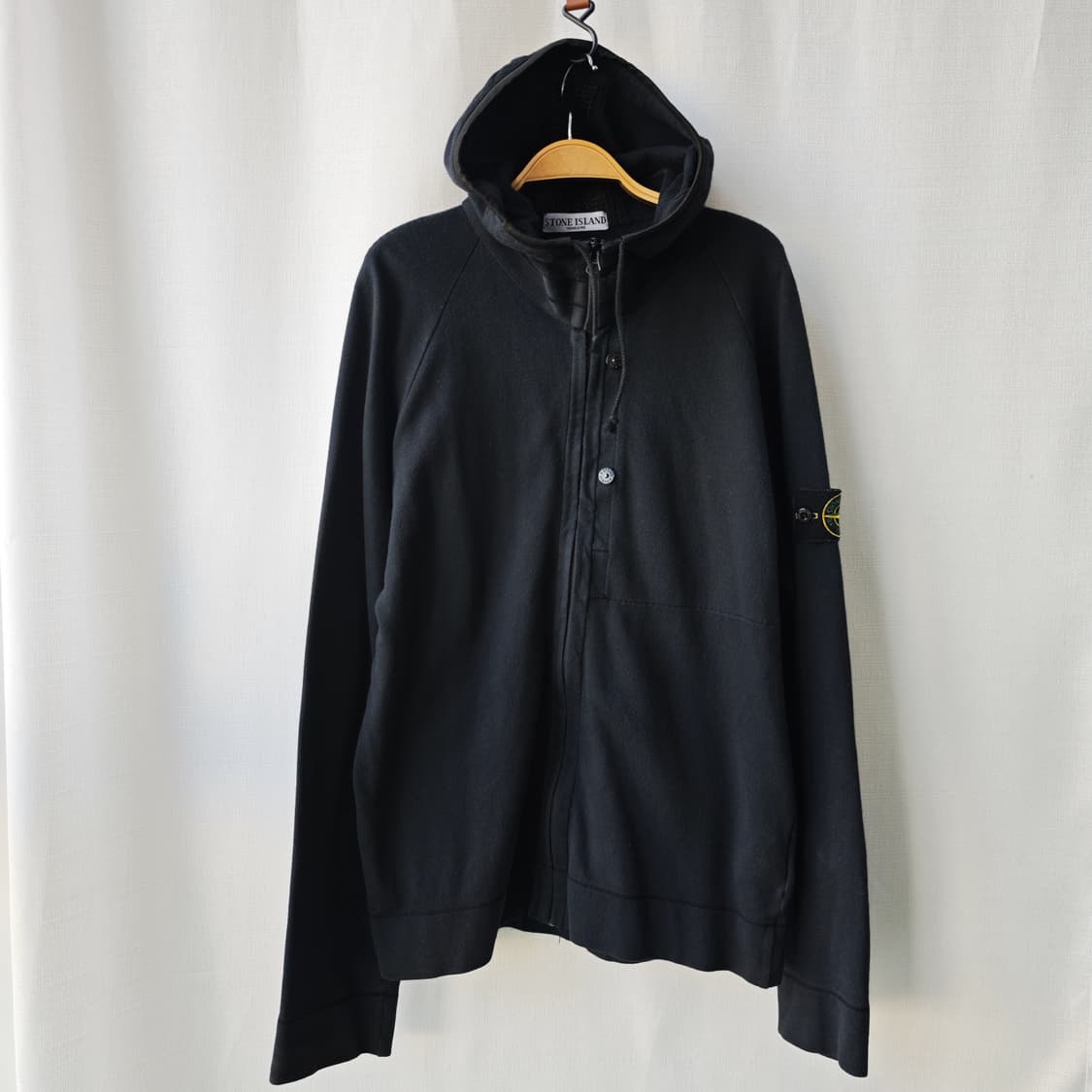 스톤아일랜드 와펜 코튼 후드 집업 블랙 M 상품이미지1