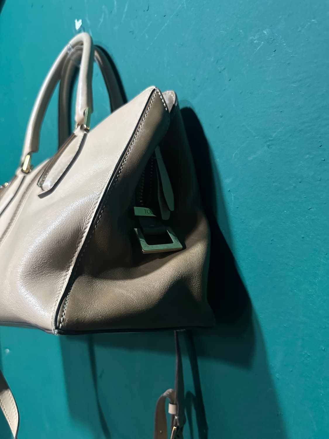 토즈 가죽 크로스백 아이보리 상품이미지3