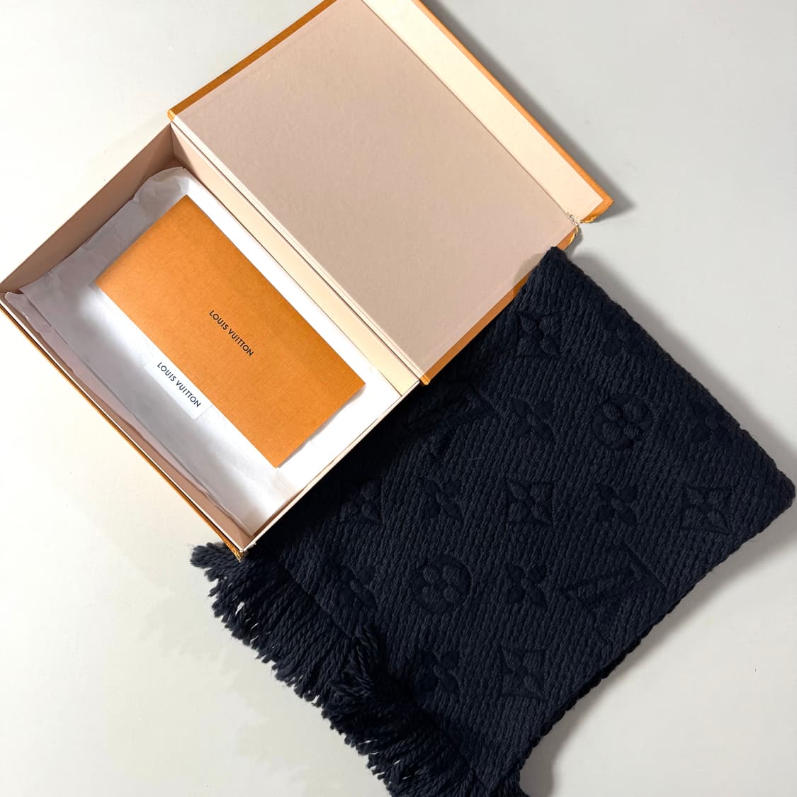 [백화점판/당일출고]루이비통 로고마니아 머플러 상품이미지1