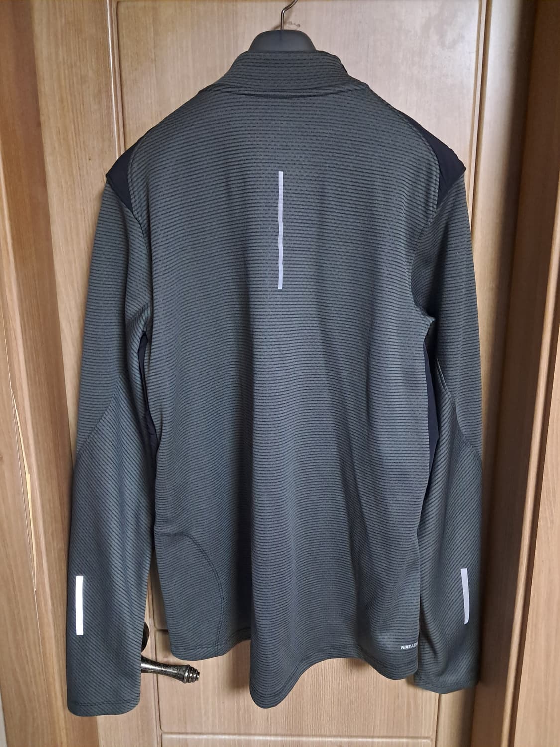 나이키 런닝 긴팔티 L 상품이미지3