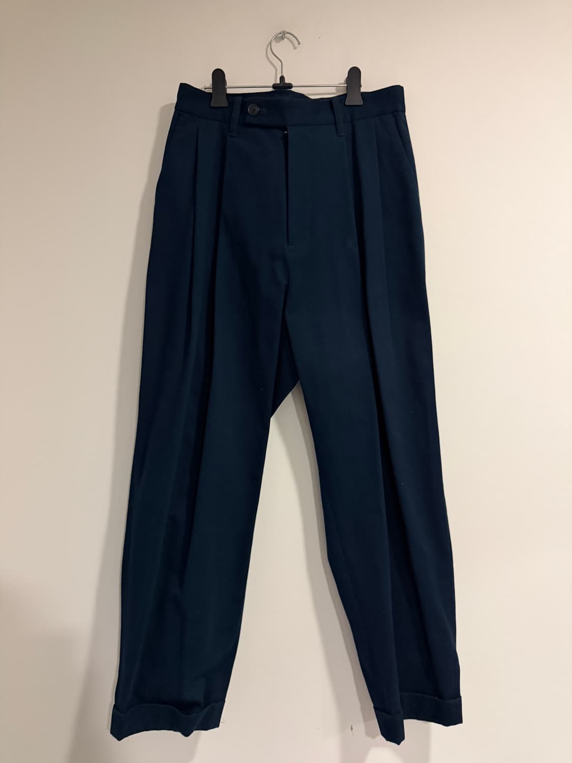 오프닝세레모니 네이비 블루 투턱 와이드 팬츠 상품이미지1