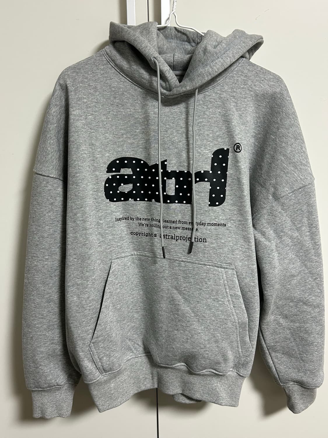 ATRL 도트 레터링 오버핏 와이드 숄더 후디_멜란지 상품이미지1