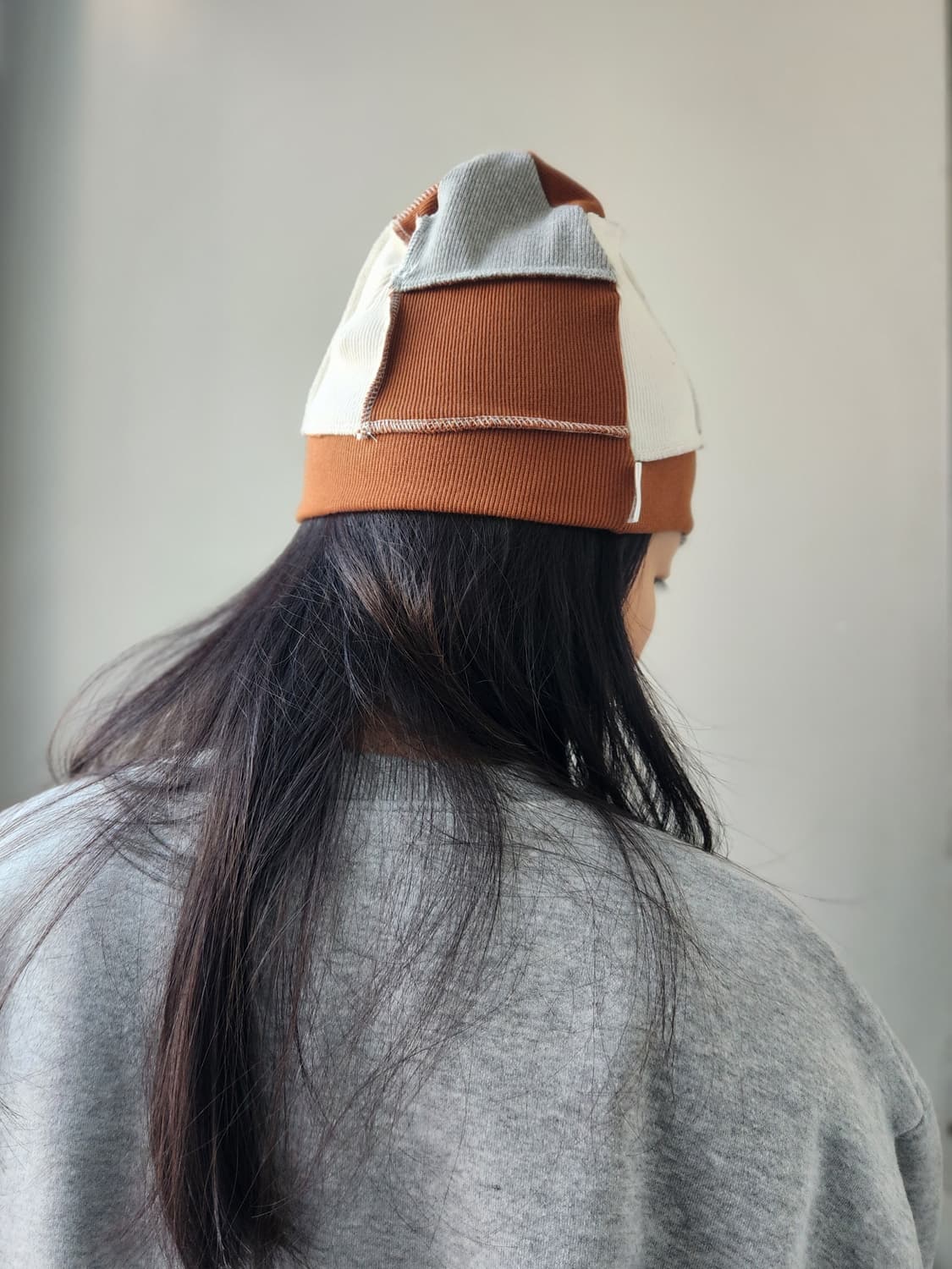 패치워크 오버로크 스티치 비니 - brown mix 상품이미지4