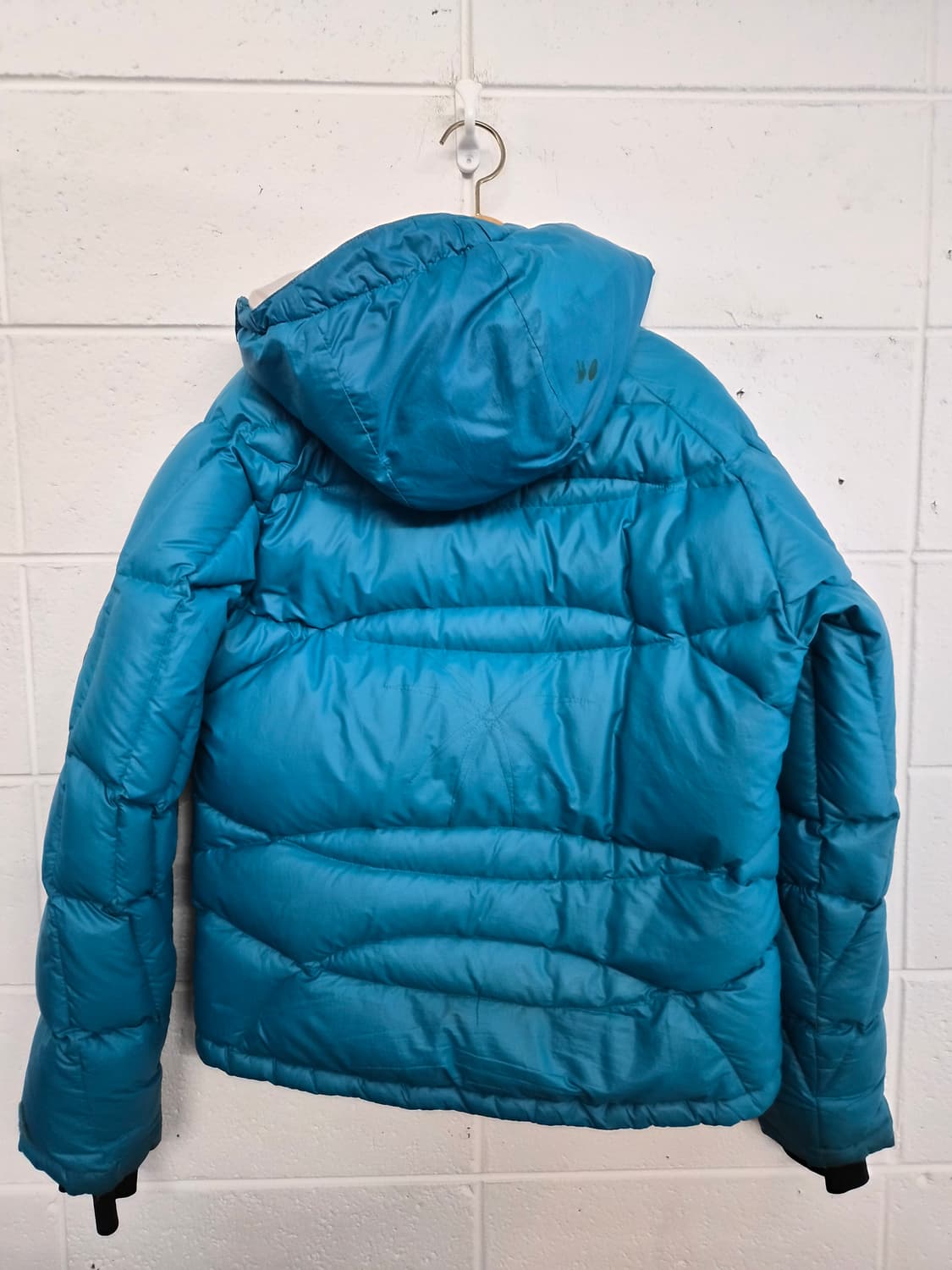 S) 마무트 구스다운 경량패딩 팝니다 상품이미지2