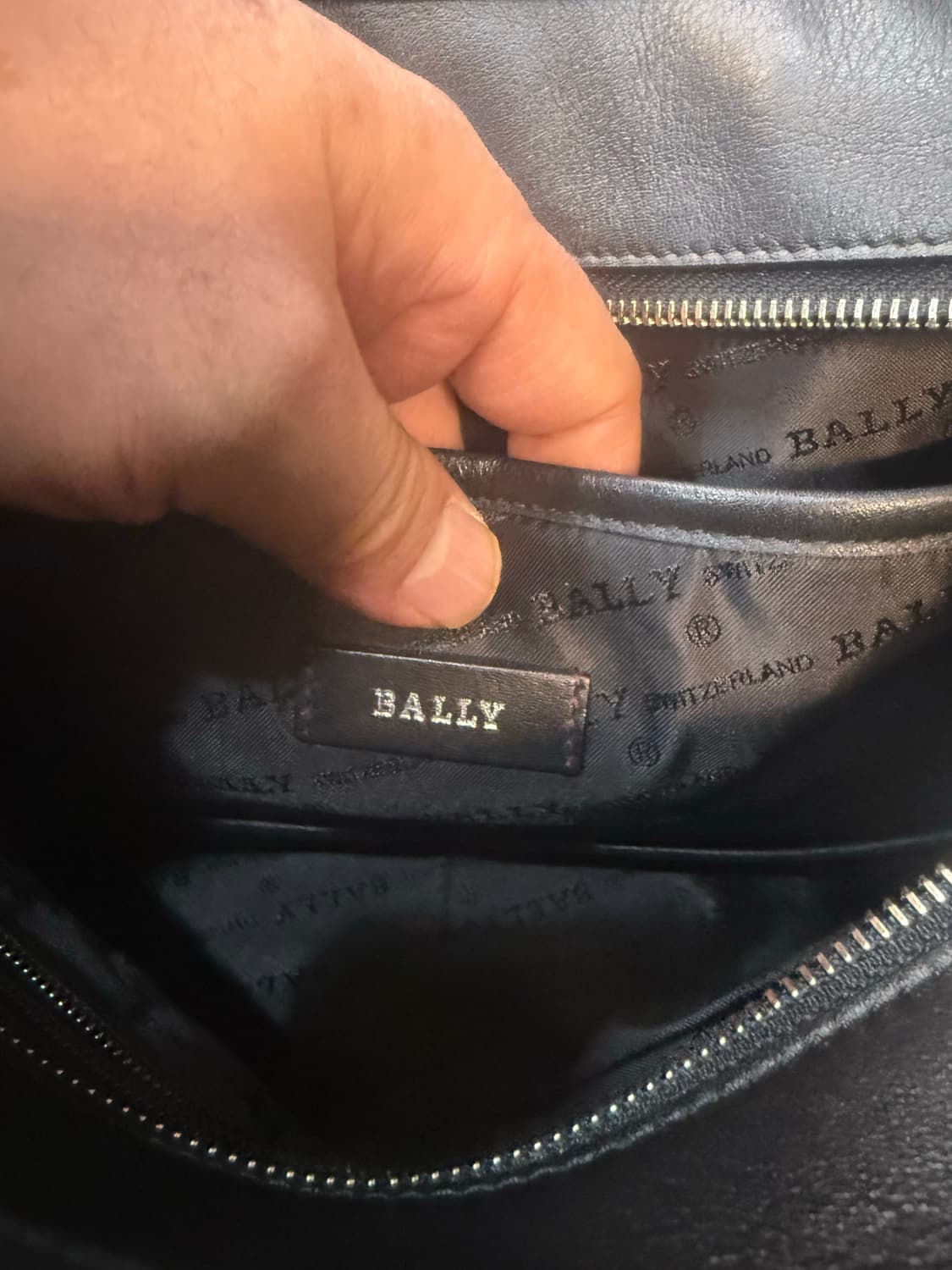 정품 발리 하비 메신저 크로스백 팝니다 상품이미지9