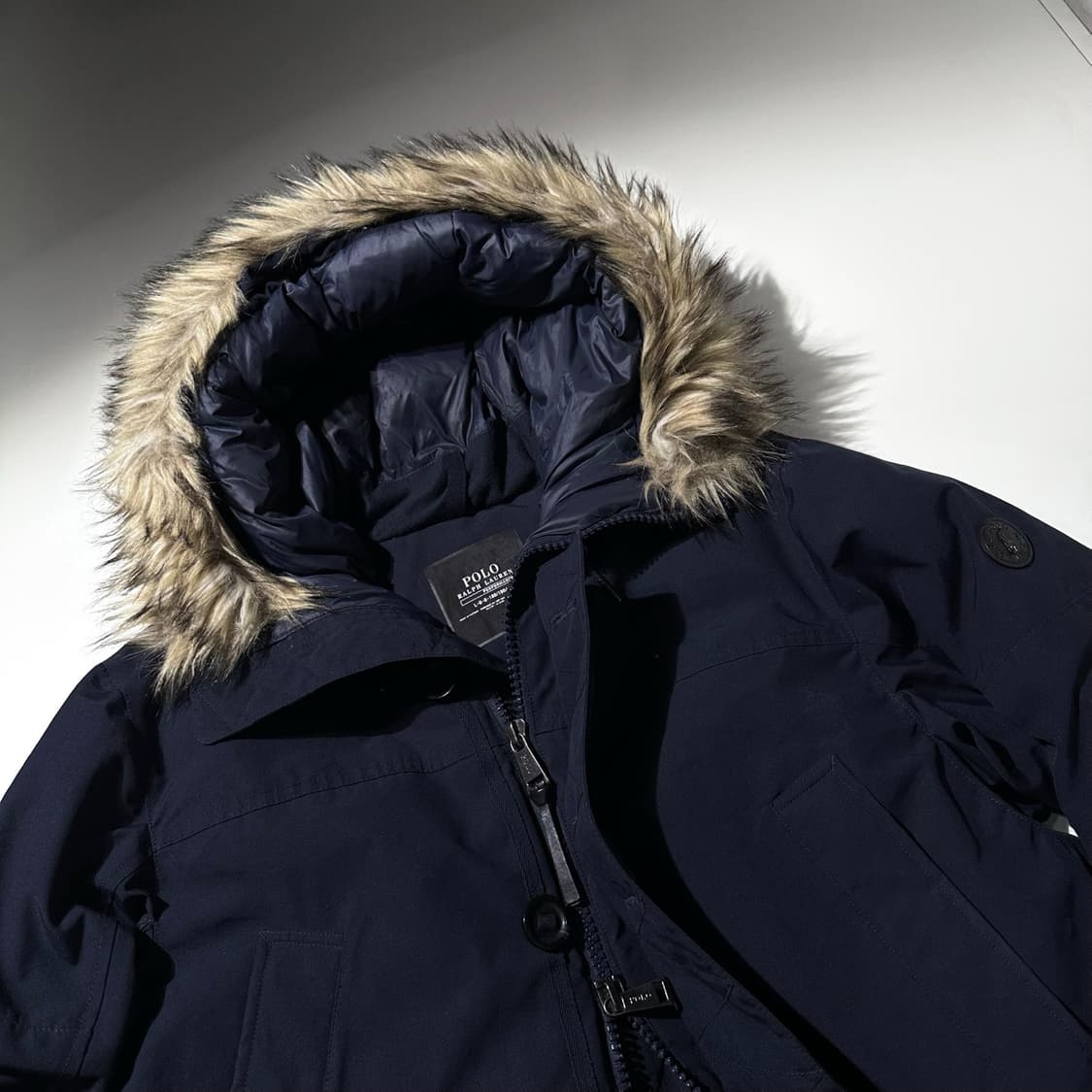 폴로 랄프로렌 사이드 로고 패치 덕다운 패딩 파카 네이비 상품이미지4