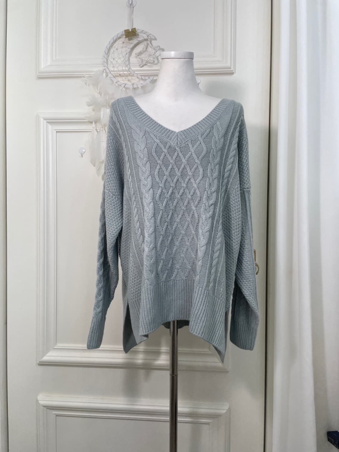 indi mint blue v-neck loose slit sweater 상품이미지1