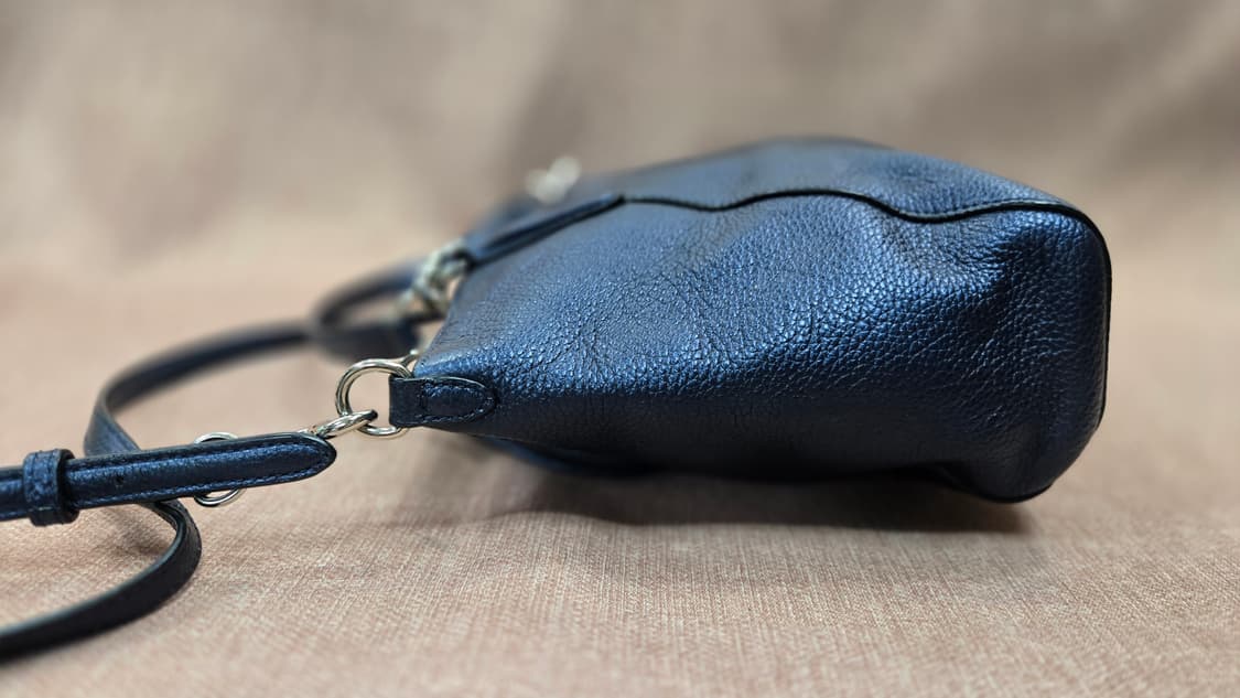 코치정품 - 메탈릭 퍼플레더 미니 켈시 새첼 크로스바디 상품이미지6