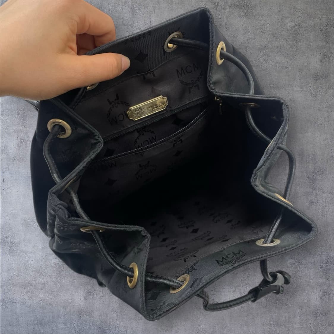 엠씨엠 Mcm 블랙 모노그램 포켓 백팩 상품이미지7