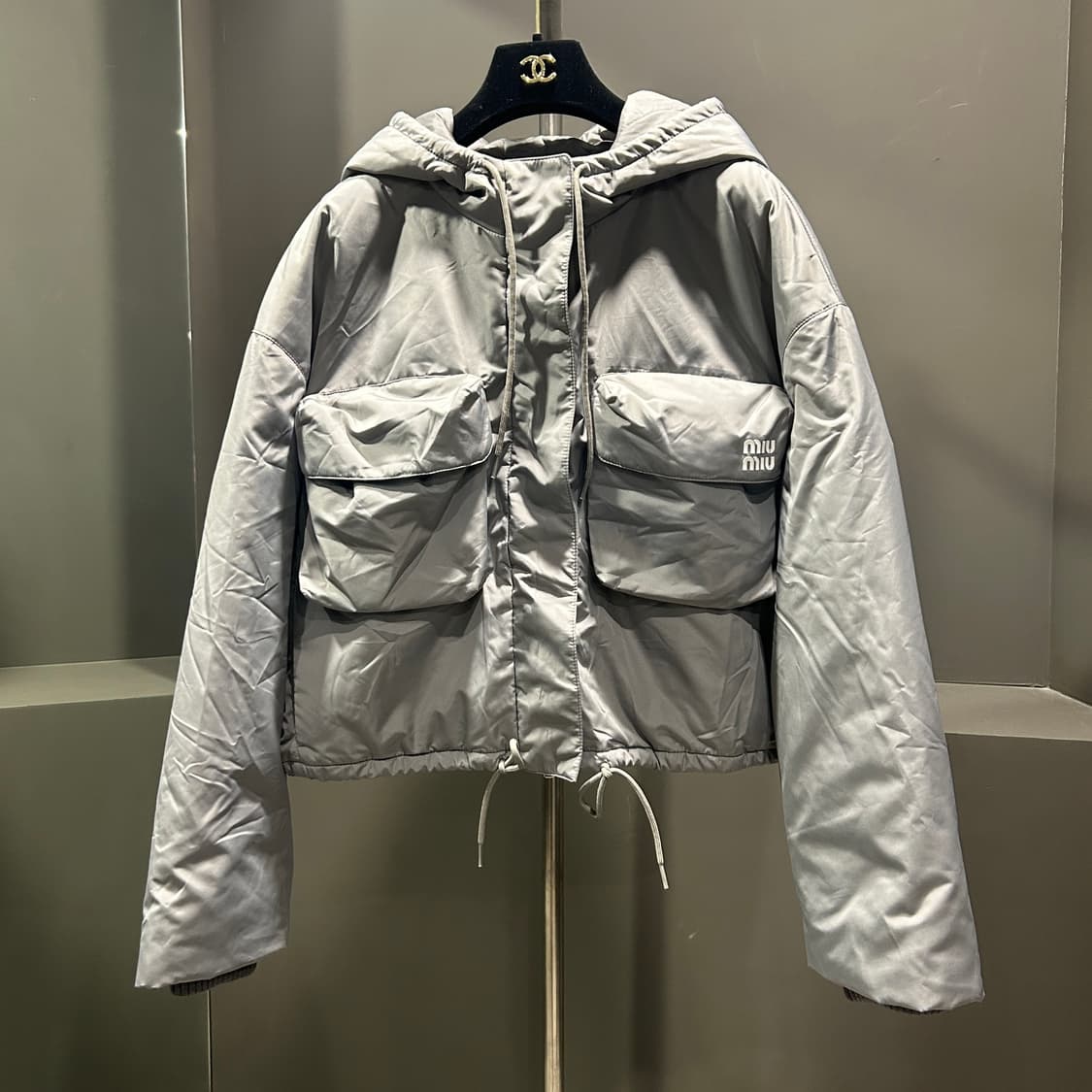미우미우 테크니컬 패딩 자켓 상품이미지1
