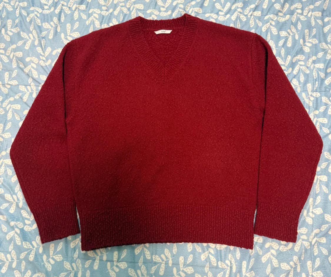 STU 에스티유 카센티노 브이넥 니트 레드 팝니다 상품이미지1