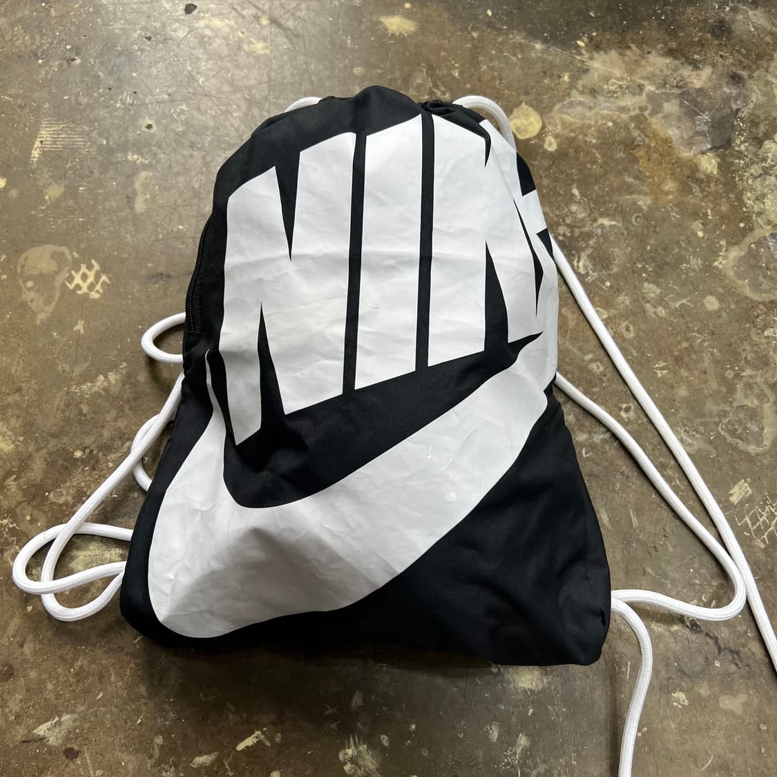 나이키 빅로고 짐색 가방 백팩 남여공용 상품이미지1
