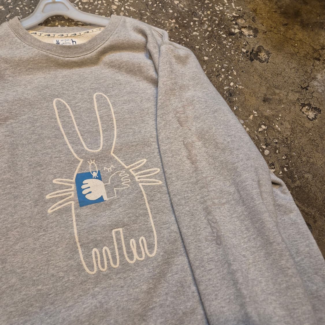 (실사이즈-105) 헤지스 그레이 맨투맨  상품이미지6