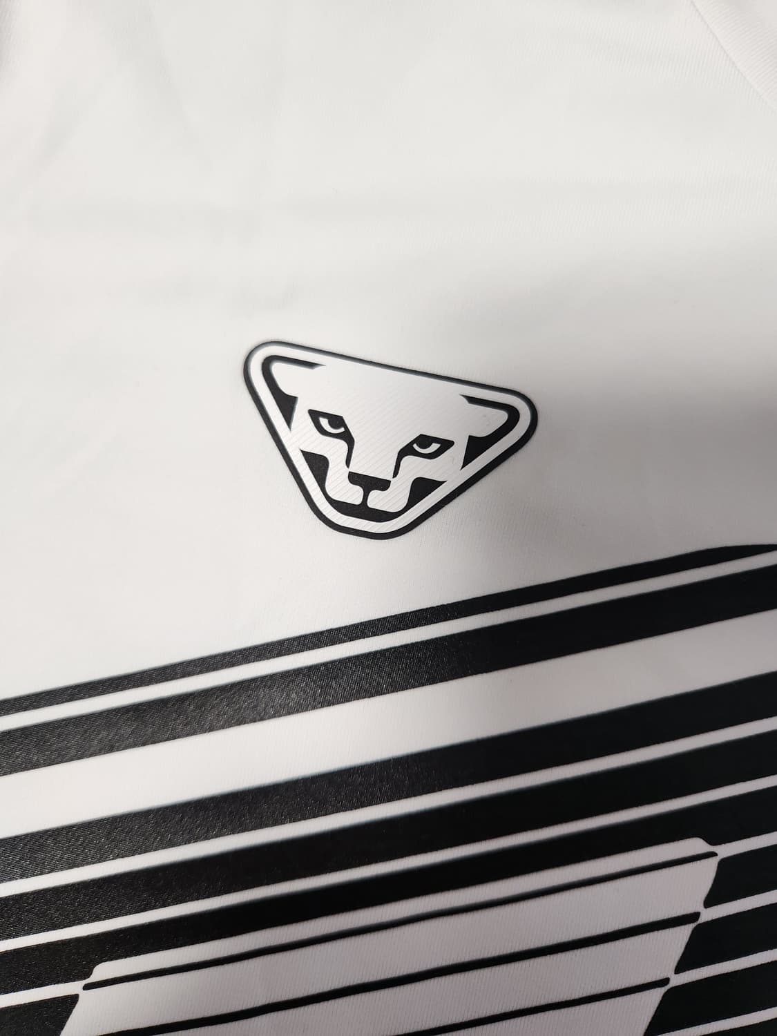 새상품급)다이나핏 스매쉬 반팔티 YWM21229W2 사이즈90 s

스포 상품이미지6