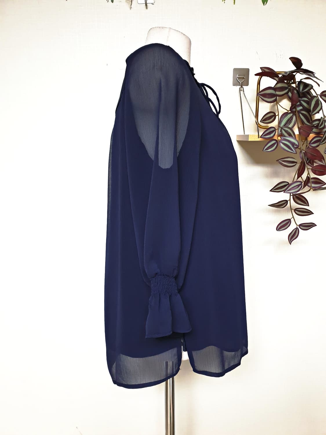 TAGME 시스루팔 프릴넥 블라우스 55 네이비 상품이미지7