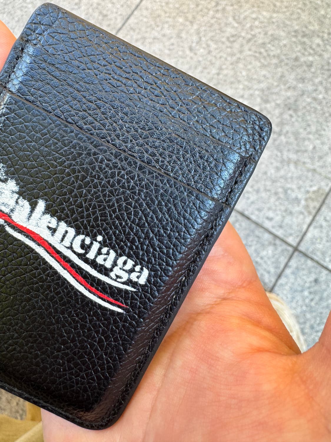 발렌시아가 웨이브로고 맥세이프 지갑 상품이미지5